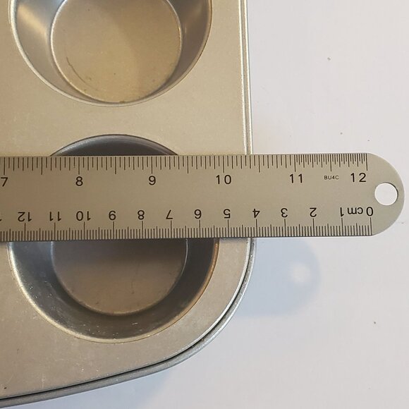 Wilton Cupcake Muffin Baking Pan Tray Kitchenware Non Stick Metal 12 Count - Picture 5 of 6